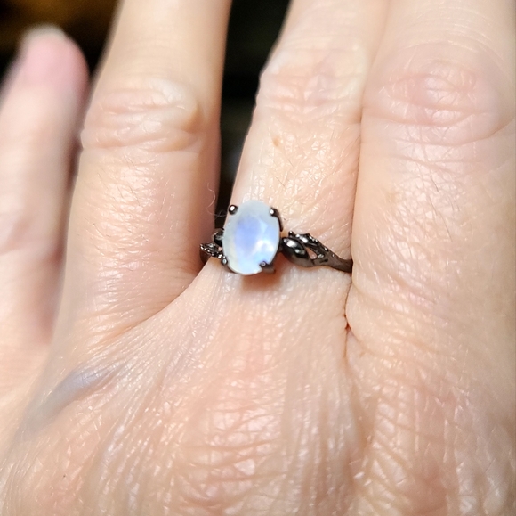 Stunning Moonstone sterling & Rhodium ring sz7.75 - Picture 8 of 8